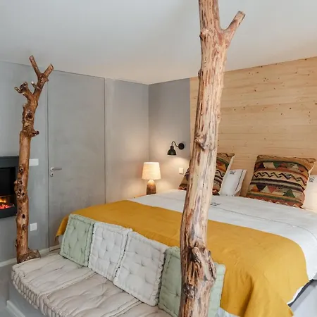 Deluxe Apartment