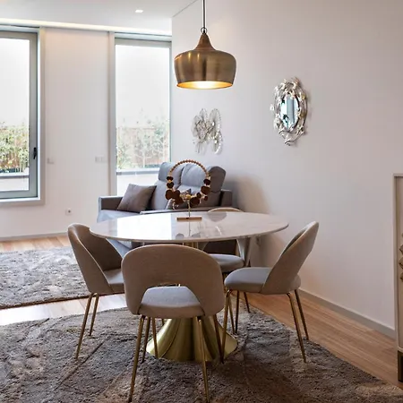 Deluxe Apartment *