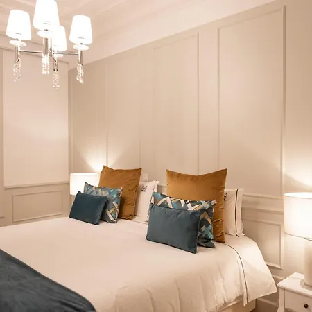 Deluxe Apartment *