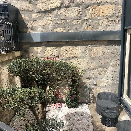 Deluxe Apartment *