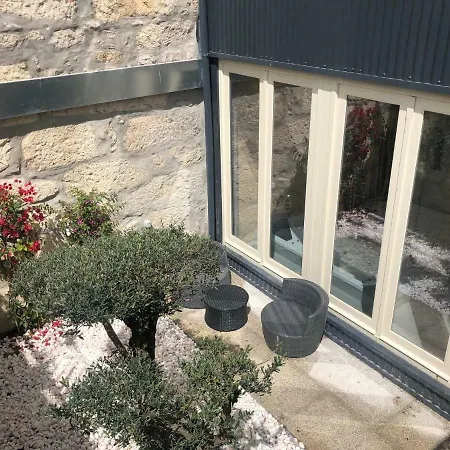 Deluxe Apartment *